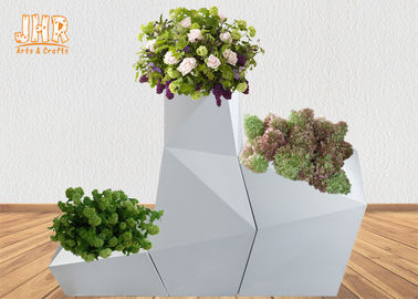 Unregelmäßige Blumen-Topf-geometrische Form-Boden-Vasen-glatte weiße Fiberglas-Pflanzer
