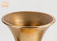 Glattes Goldfiberglas-dekorative Pflanzer-Trompeten-Form