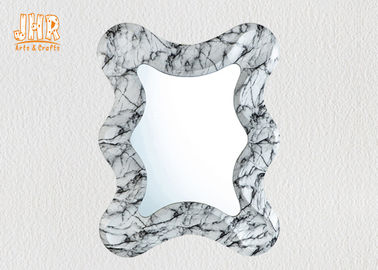 Unregelmäßiger marmornder Fiberglas-Möbel-dekorativer Marmor gestalteter Wand-Spiegel
